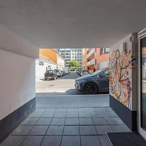 Neu Und Hell In Zentraler Ruhelage Mit Parkplatz Wien