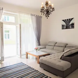Apartament Schoenbrunn - Contactless 24h Check-in, Wiedeń