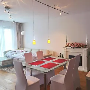 Modernes Studio-apartment Nahe Zentrum Mit Garagenplatz Wien
