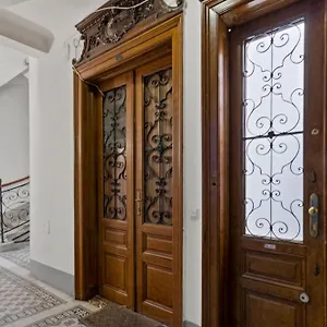 Designer Near Schoenbrunn Wien